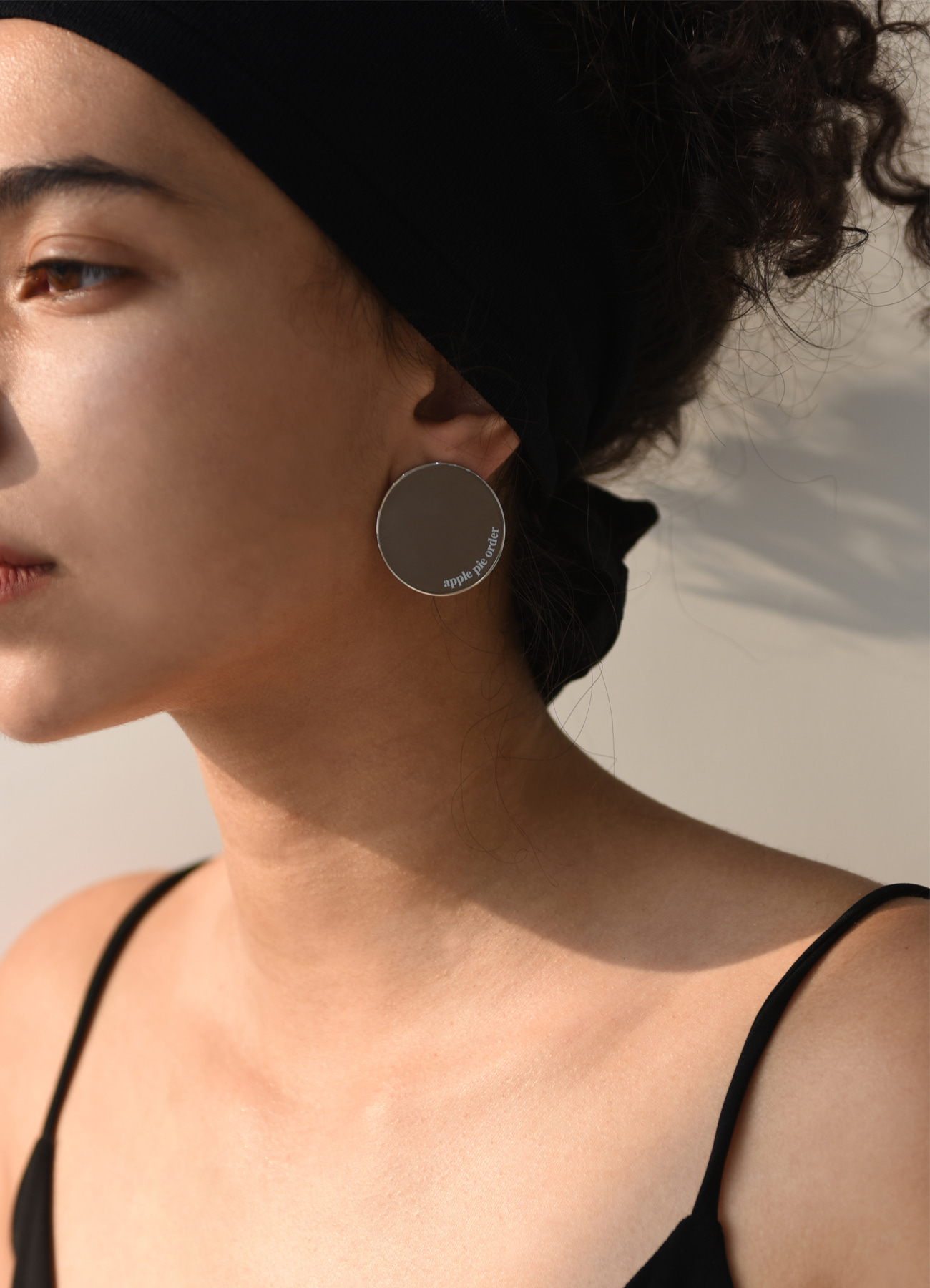 a.p.o Round Earring